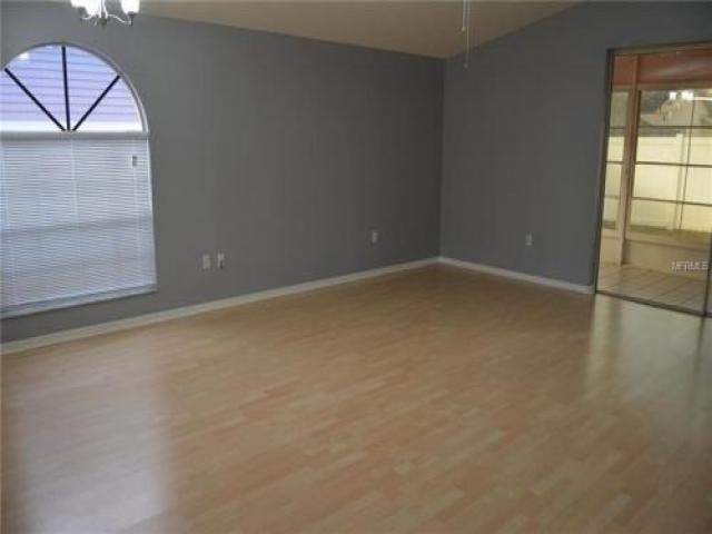 11021 Austin Ct - Photo 3 of 6