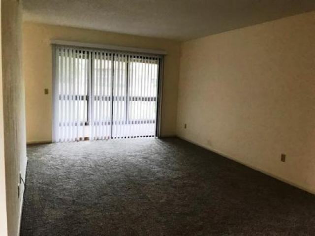 11 Oxford Ln - Photo 3 of 6