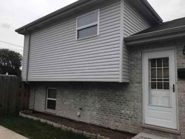 14101 Bensley Ave - Photo 2 of 6