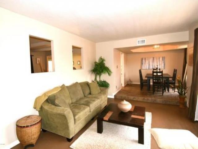 10008 N 33rd Pl - Photo 3 of 6