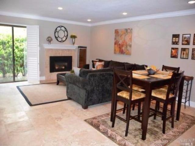 216 Vista Ct - Photo 3 of 6