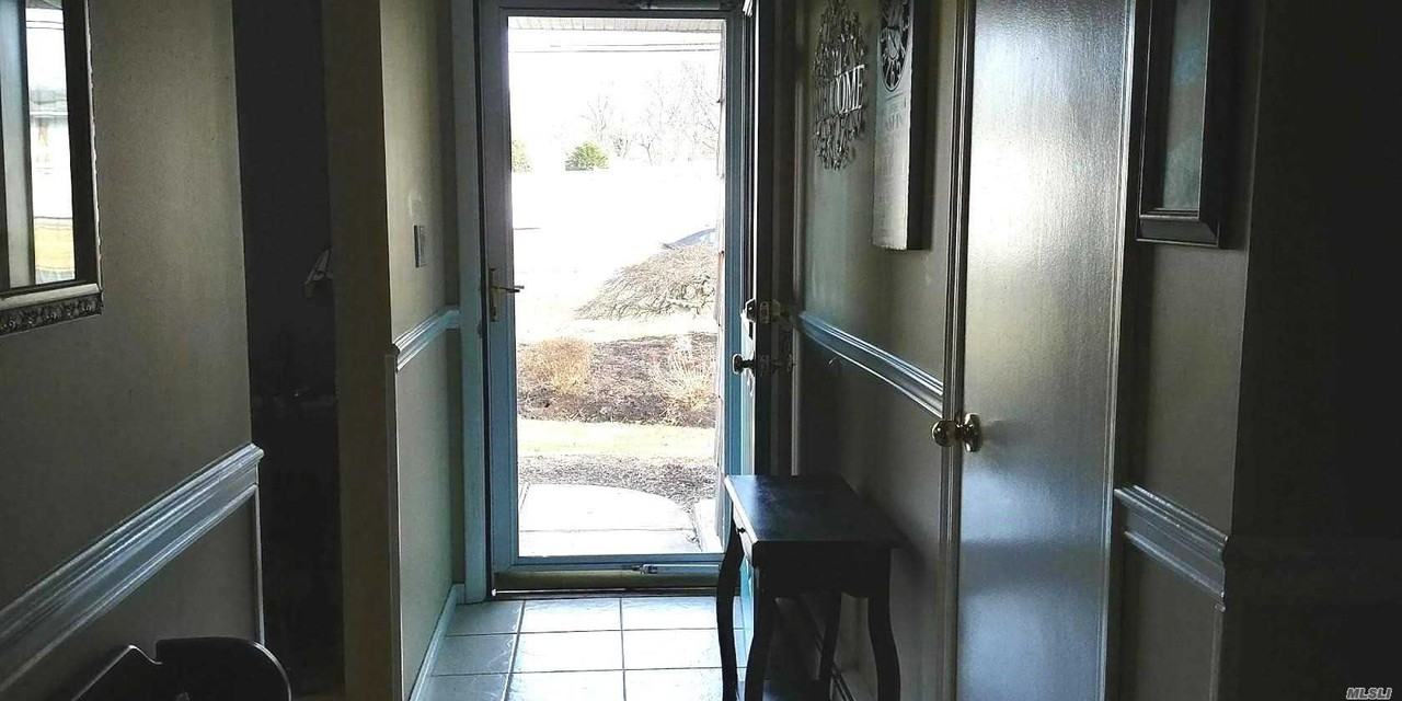 22 Tall Tree Ln - Photo 2 of 12