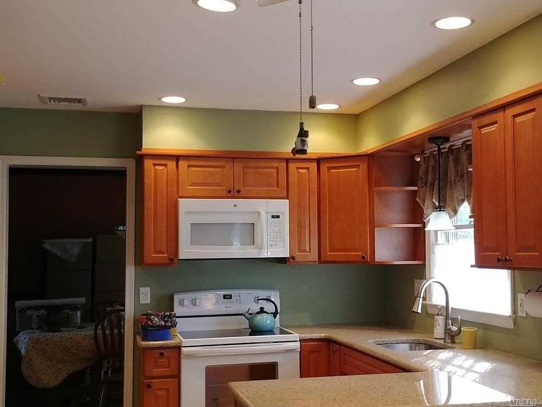 22 Tall Tree Ln - Photo 3 of 12