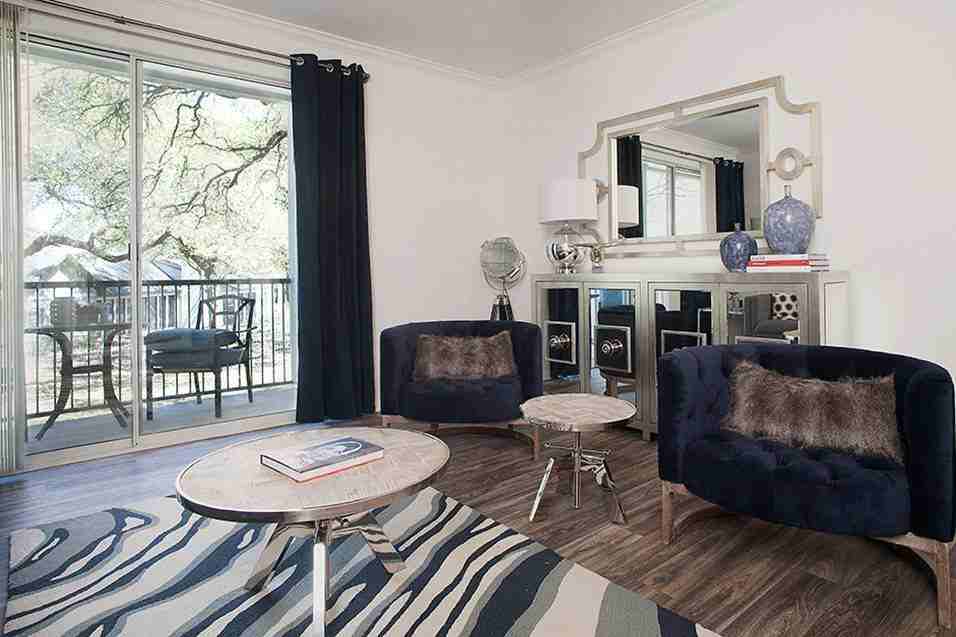 Ravina - Photo 2 of 30