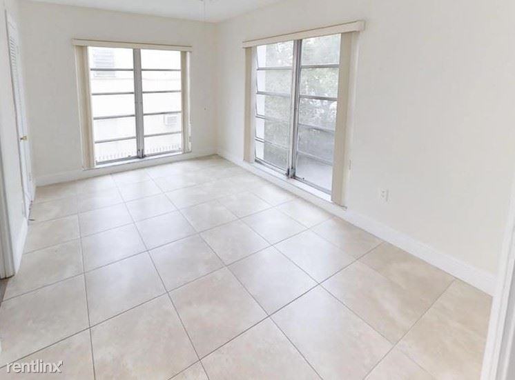 1220 71st St - Photo 2 of 7