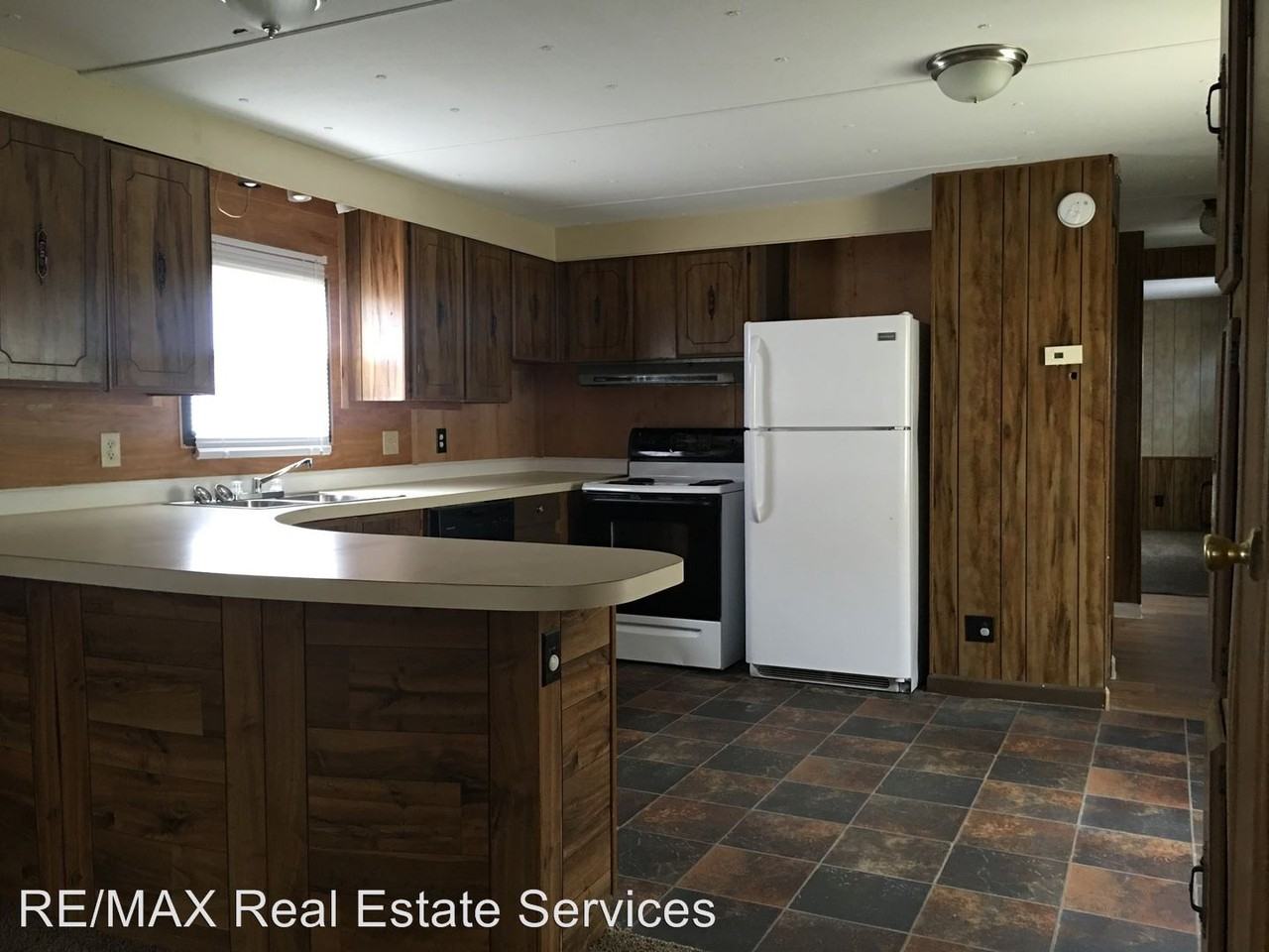 8393 Crouch Dam Road - Photo 2 of 10