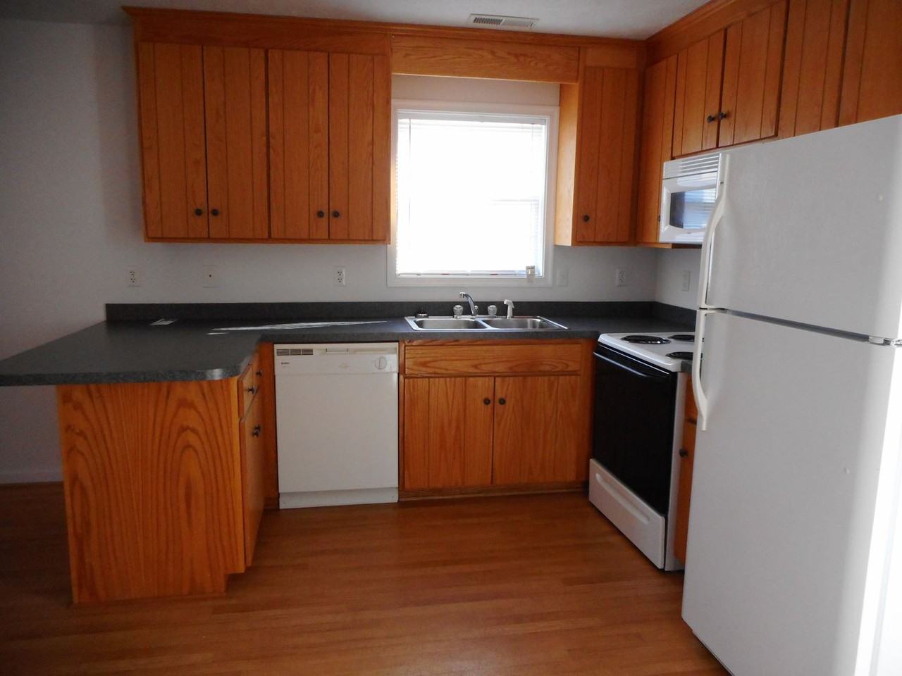 139 Autumn View Ln - Photo 3 of 7