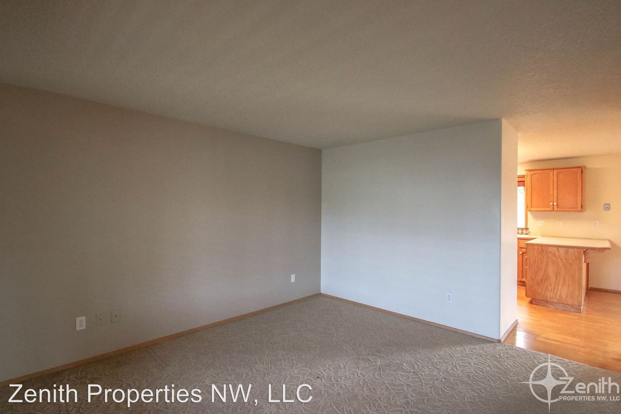 4201 NE 161st Ave - Photo 2 of 19