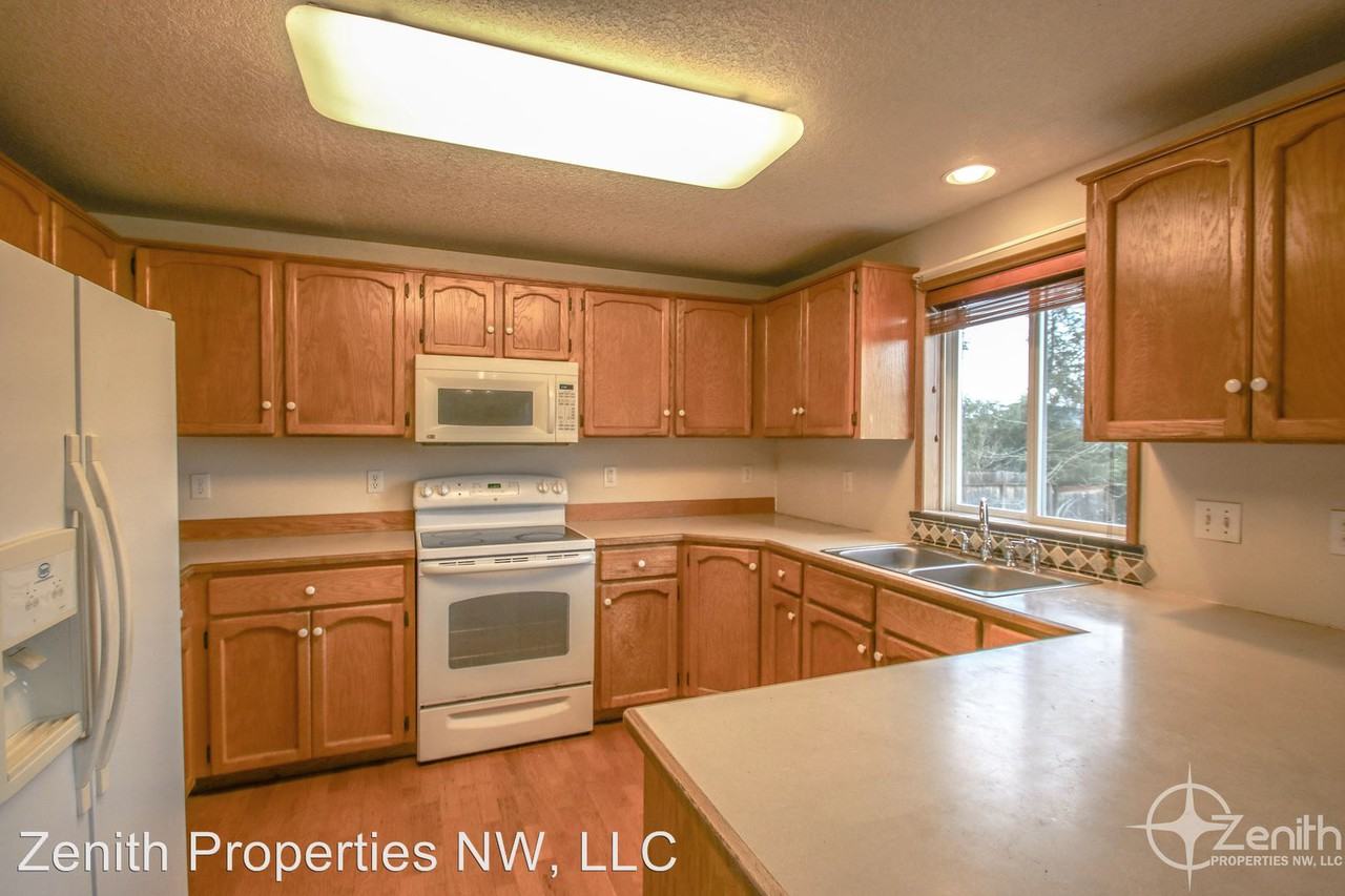 4201 NE 161st Ave - Photo 3 of 19