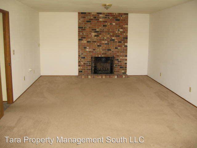 2492 Discovery Pl - Photo 2 of 8