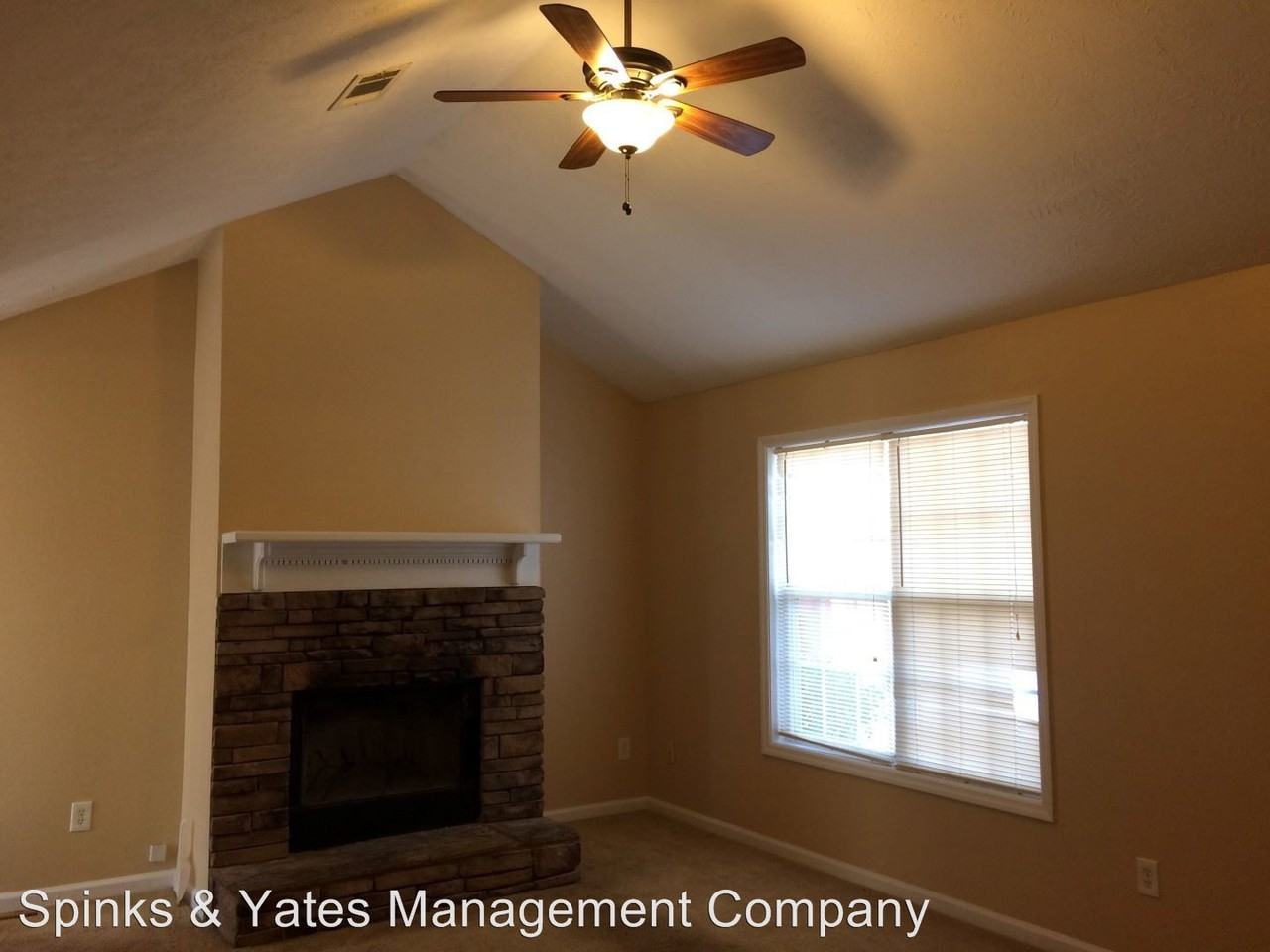 102 Yarmouth Ct - Photo 2 of 6