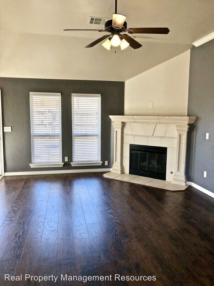 8117 Prairie Ridge Rd - Photo 2 of 10