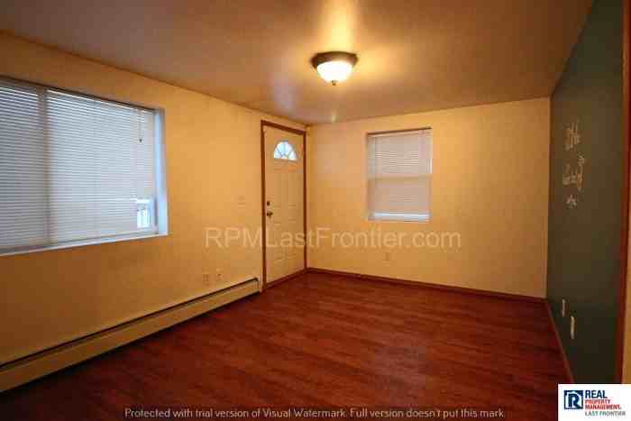 832 N Hoyt St - Photo 3 of 14