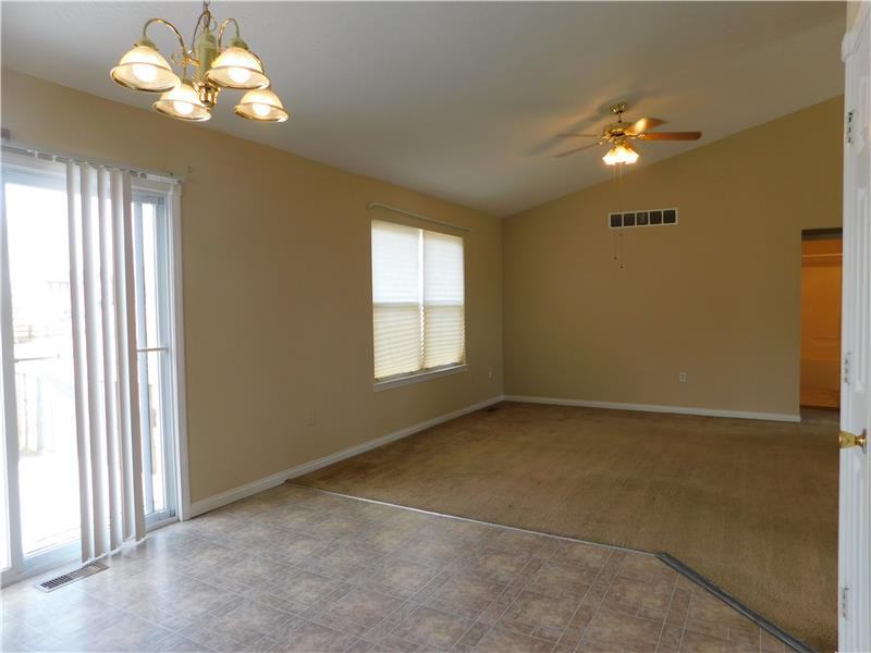 1206 Carthage Dr - Photo 5 of 41