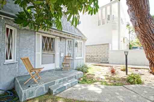 700 N Dianthus St - Photo 2 of 30