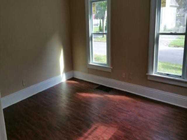 326 Cottage St - Photo 2 of 6