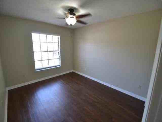 4826 Canterbury Dr - Photo 2 of 6