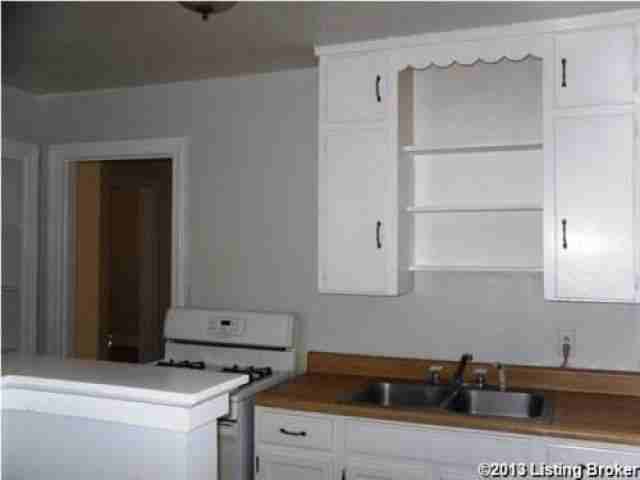 141 N Crestmoor Ave - Photo 3 of 6