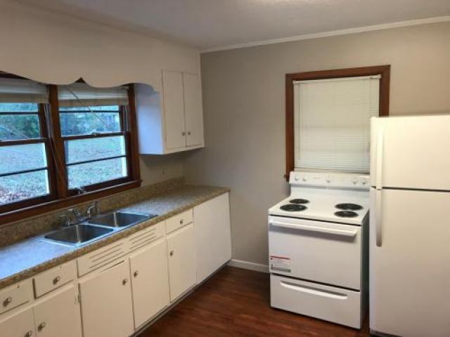 191 Highpoint Ave - Photo 3 of 6