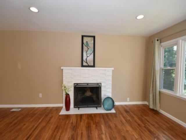 3651 E Longview Ave - Photo 3 of 6