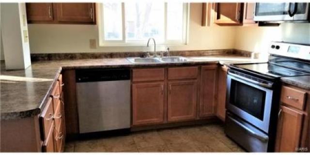 10147 Maryvale Ln - Photo 2 of 6