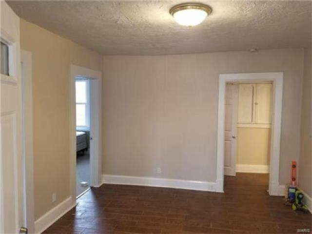 3110 Sims Ave - Photo 3 of 6