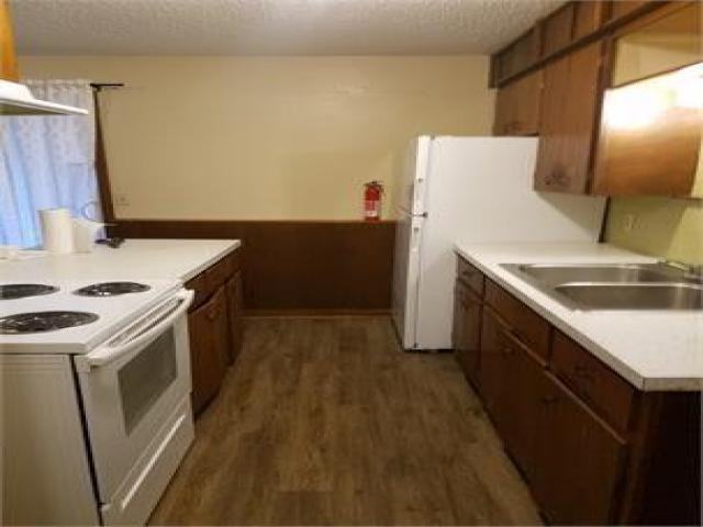 839 Hillcrest Ave - Photo 2 of 5