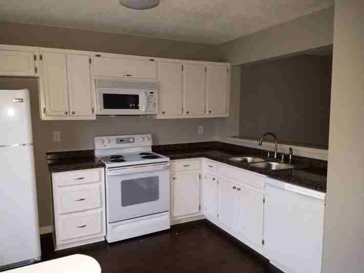 1697 Winchester Way Se - Photo 2 of 10