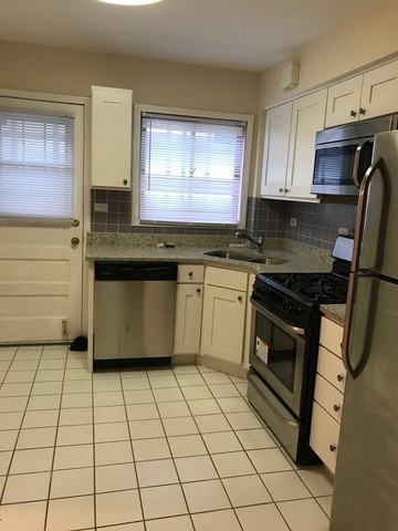 560 Green Bay Rd - Photo 3 of 10