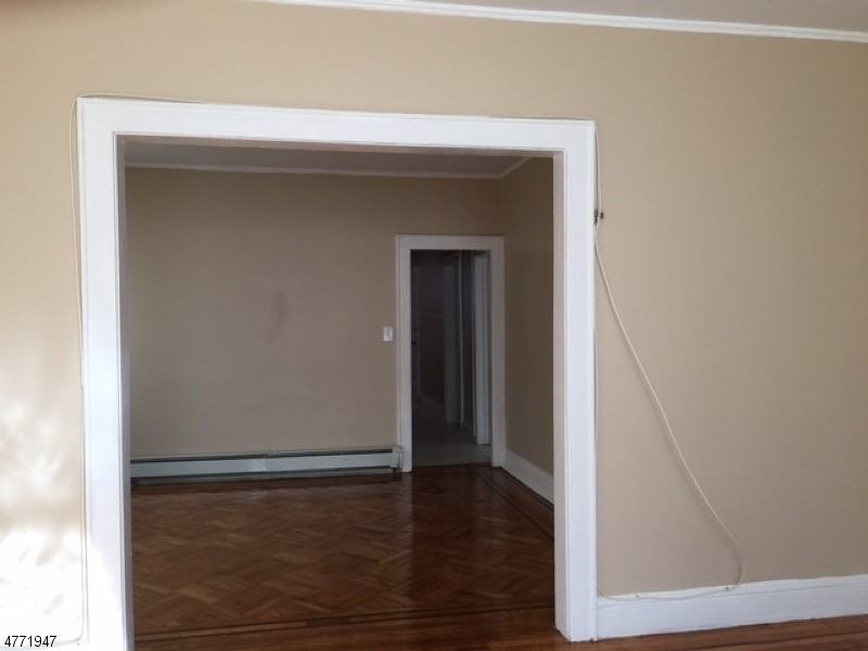 255 Conklin Ave - Photo 2 of 8