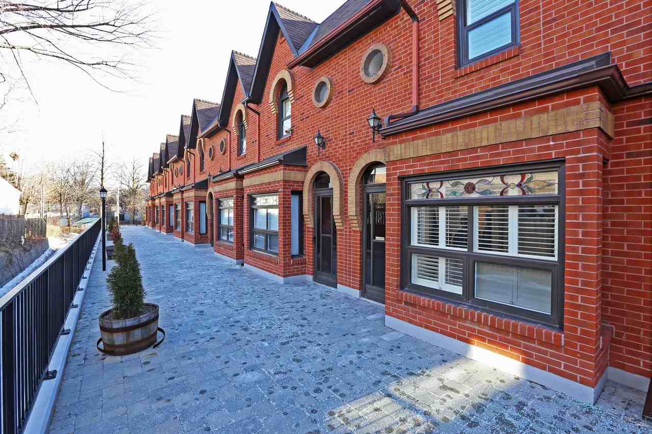 Woodbine Ave & Queen St E #9