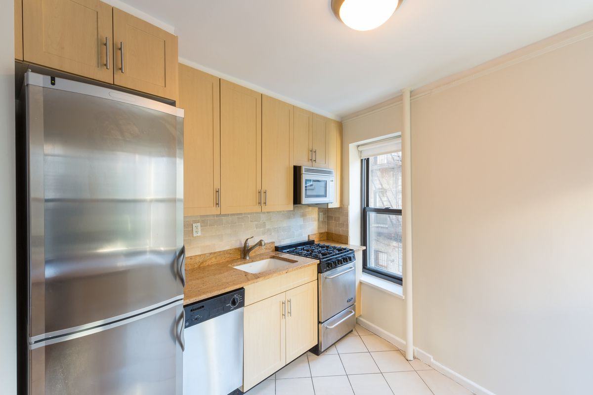 205 Bleecker Street - Photo 2 of 9