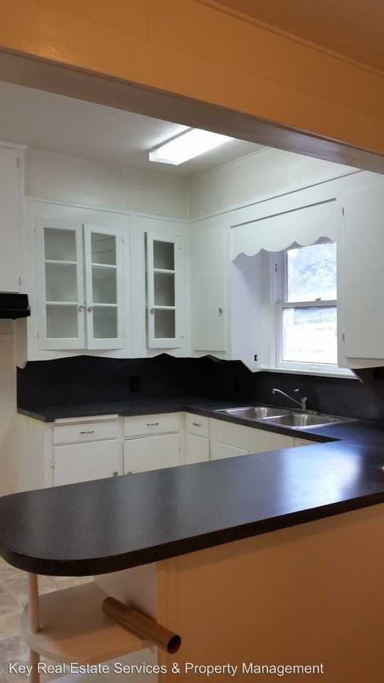 1009 Park Dr - Photo 3 of 7