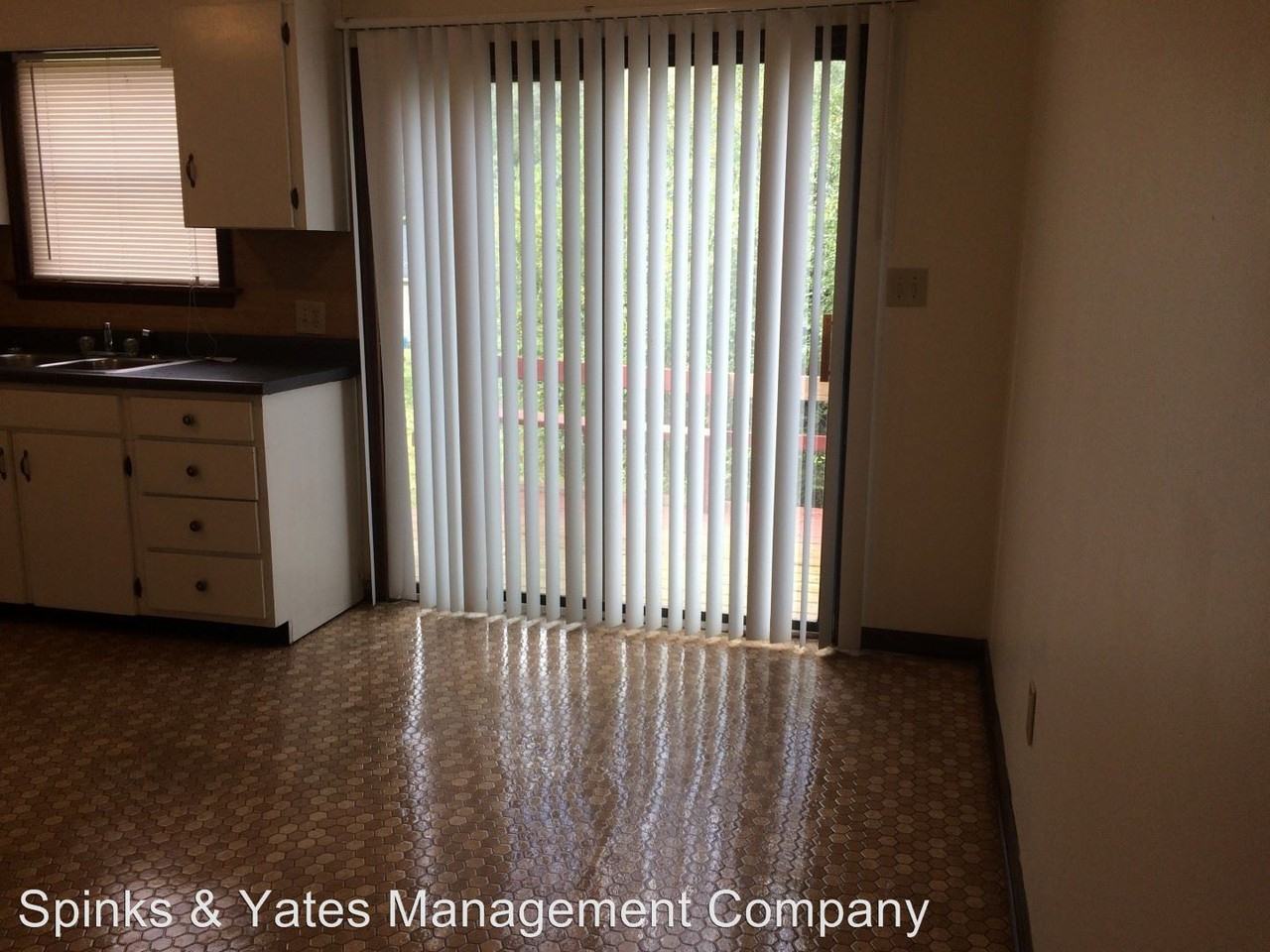 113 - 115 Northwoods Drive - Photo 3 of 6