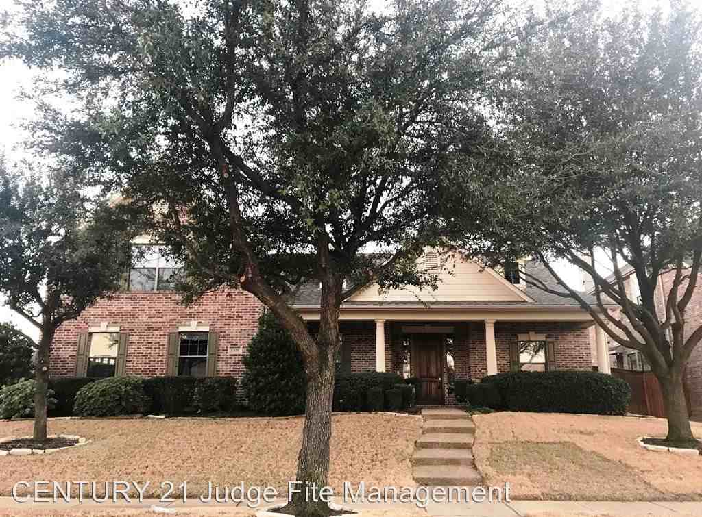 1326 Foster St - Photo 2 of 7