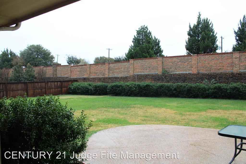 1326 Foster St - Photo 3 of 7