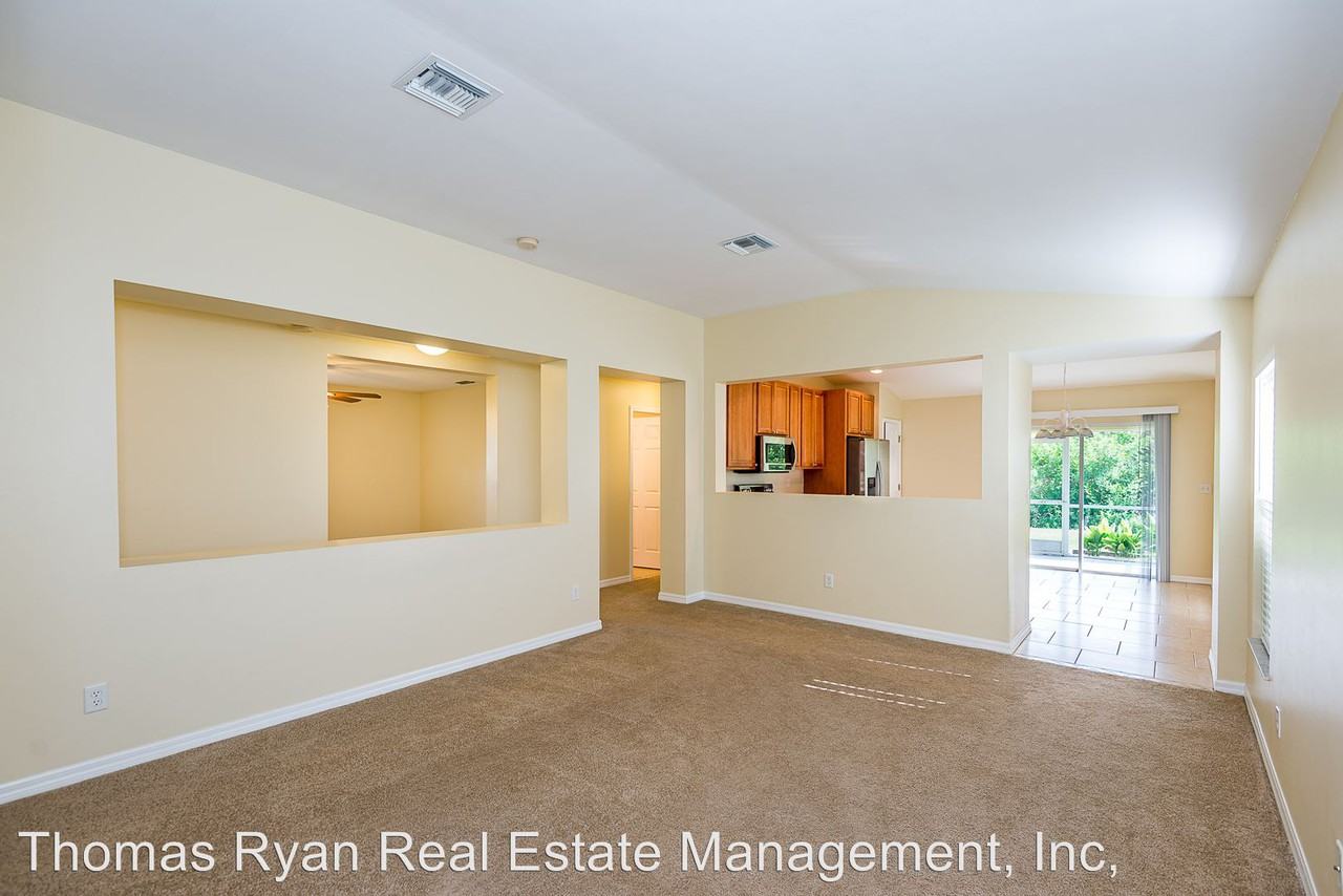 13300 SW Pembroke Cir N - Photo 3 of 32