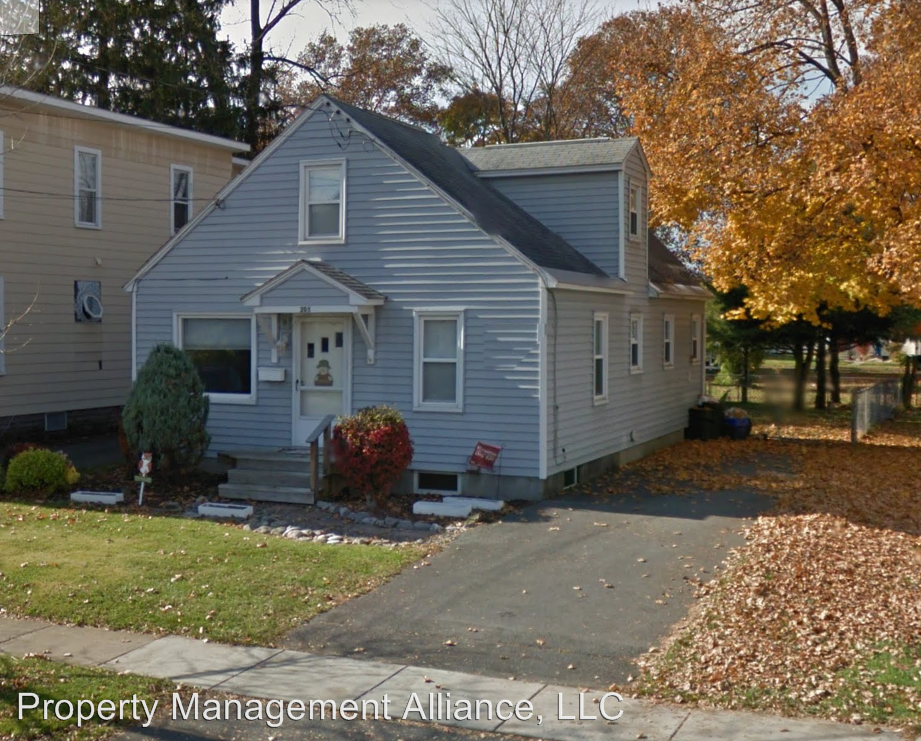 205 Kinne St, East Syracuse, NY 13057 3 Bedroom House for 1,250/month