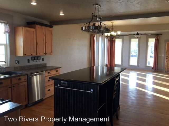 1374 Ross Rd - Photo 2 of 23