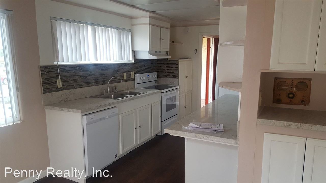 1746 Ridge View Dr - Photo 2 of 19