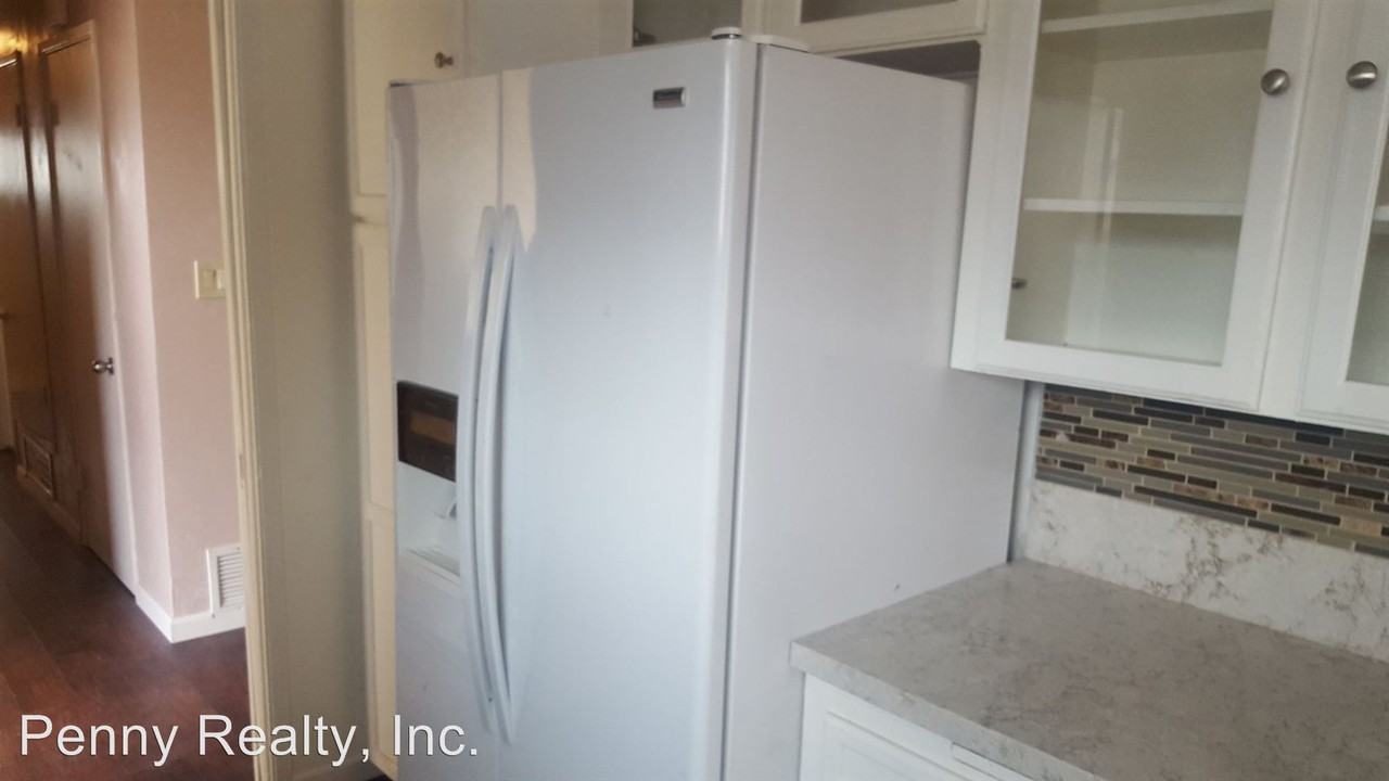 1746 Ridge View Dr - Photo 3 of 19