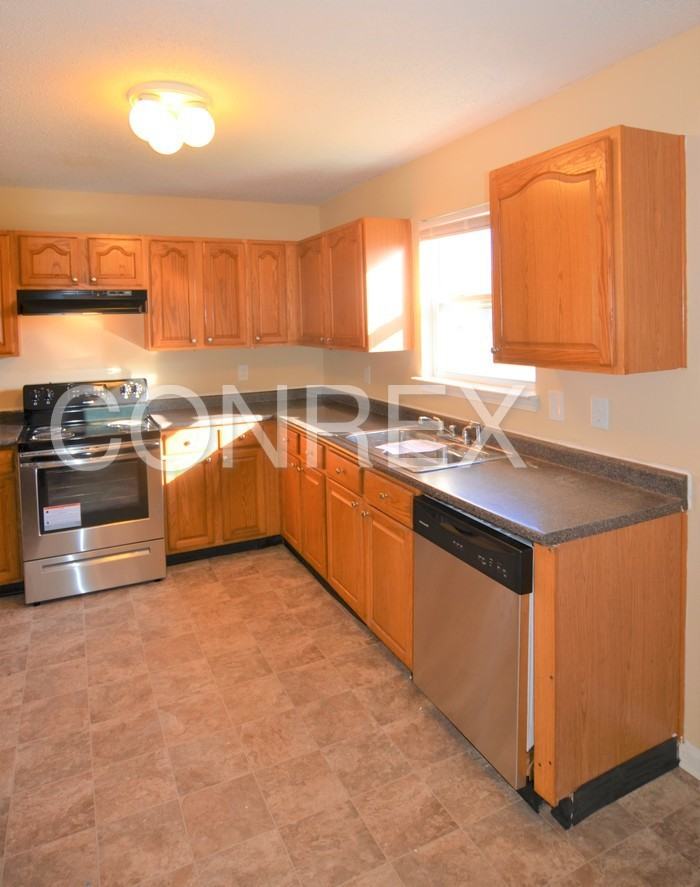 4405 Fullwood Ct - Photo 2 of 11