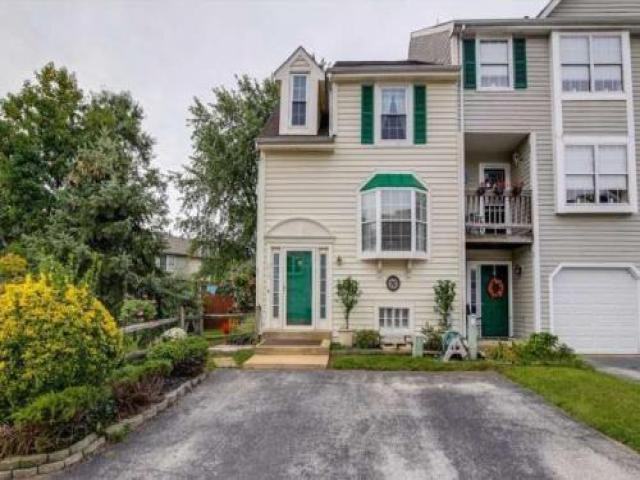 215 Vercelli Dr - Photo 2 of 6