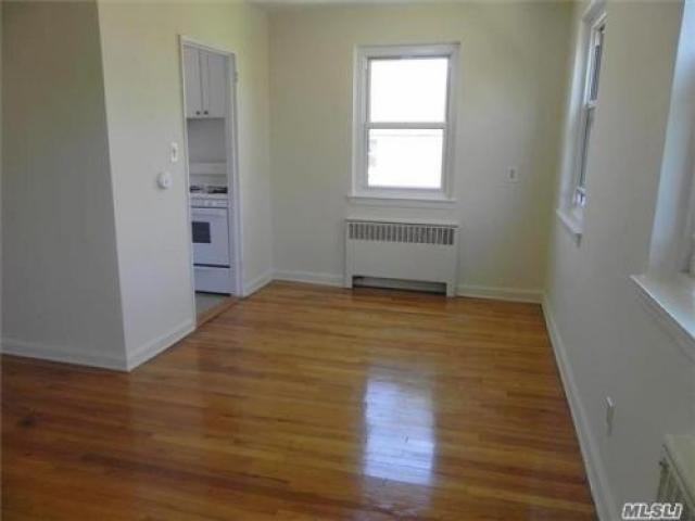 17 Dolphin Green - Photo 2 of 6