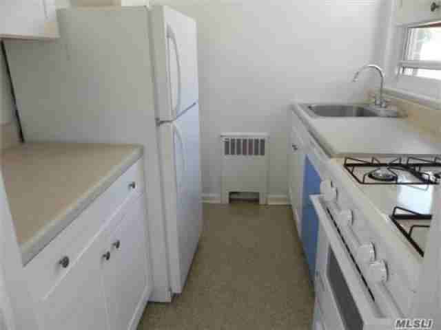 17 Dolphin Green - Photo 3 of 6