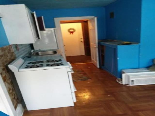 209 Post Ave - Photo 2 of 6