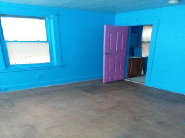 209 Post Ave - Photo 3 of 6