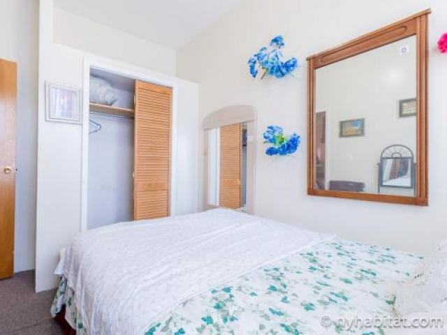 423 Essex St - Photo 3 of 4