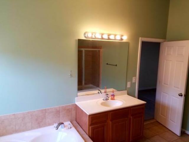 3645 Bedford Dr - Photo 3 of 6