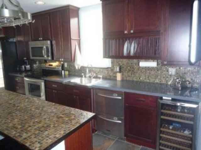 6203 Falls Rd - Photo 2 of 6